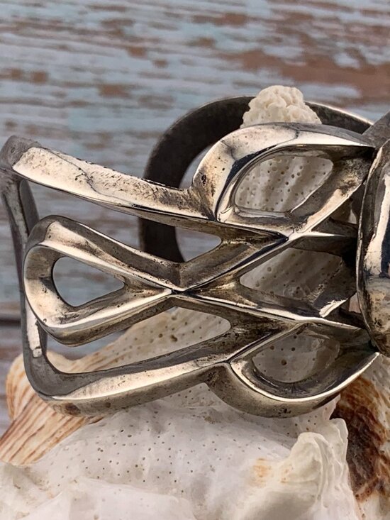 Green Turquoise Sterling Silver Sandcast Native American Cuff Bracelet J1418 - Picture 6 of 9